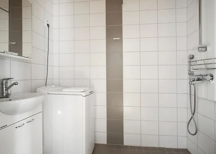 Lägenhet Kotimaailma Kamppi - Tilava, 2 Makuuhuonetta - Rauhallinen, Valoisa & Taeysin Varusteltu 3*