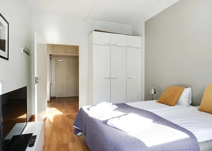 Kotimaailma Kamppi - Tilava, 2 Makuuhuonetta - Rauhallinen, Valoisa & Taeysin Varusteltu Lägenhet 3*